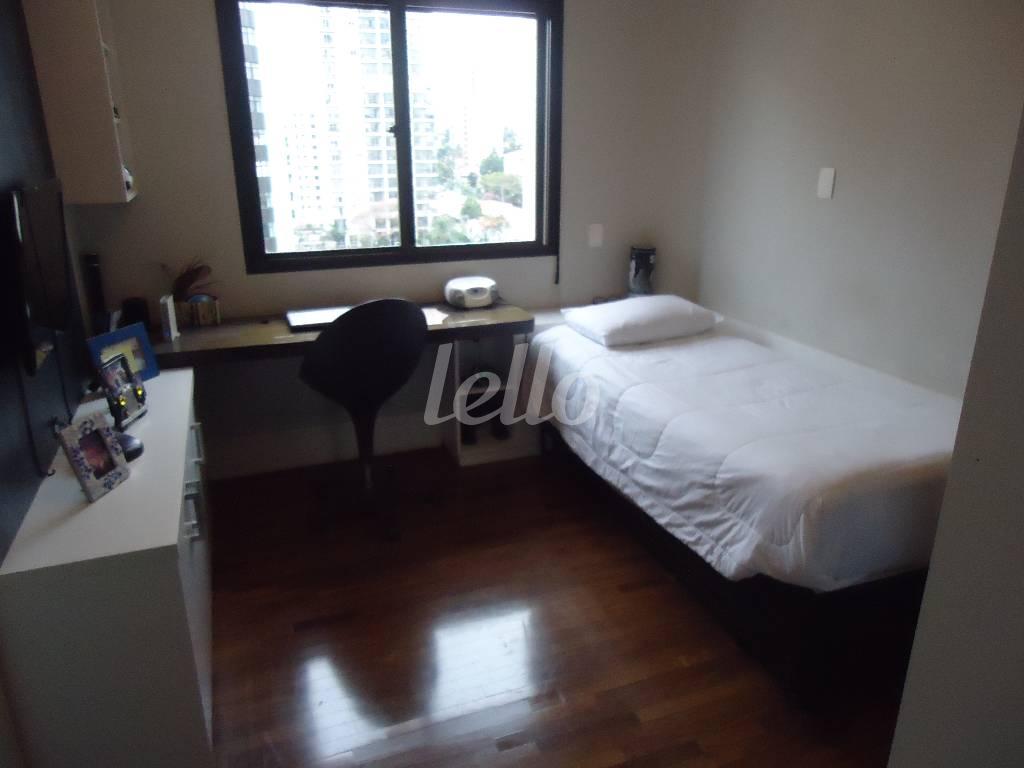 DORM de Apartamento à venda, Padrão com 210 m², 4 quartos e 4 vagas em Indianópolis - São Paulo
