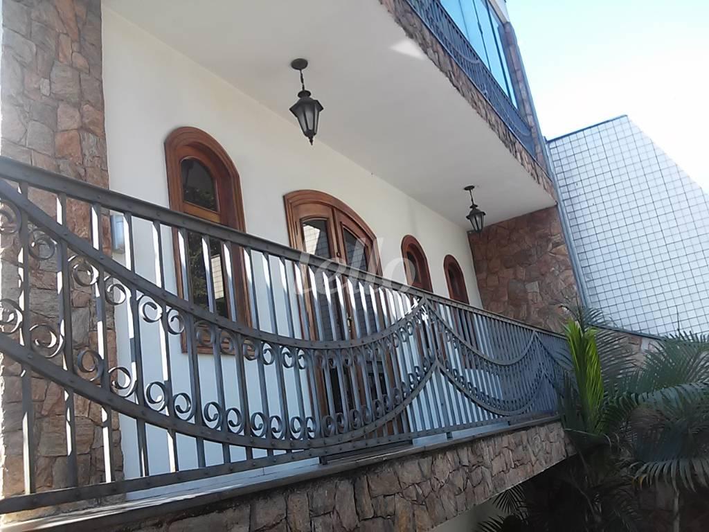 FACHADA de Casa à venda, sobrado com 414 m², 3 quartos e 10 vagas em Jardim Textil - São Paulo