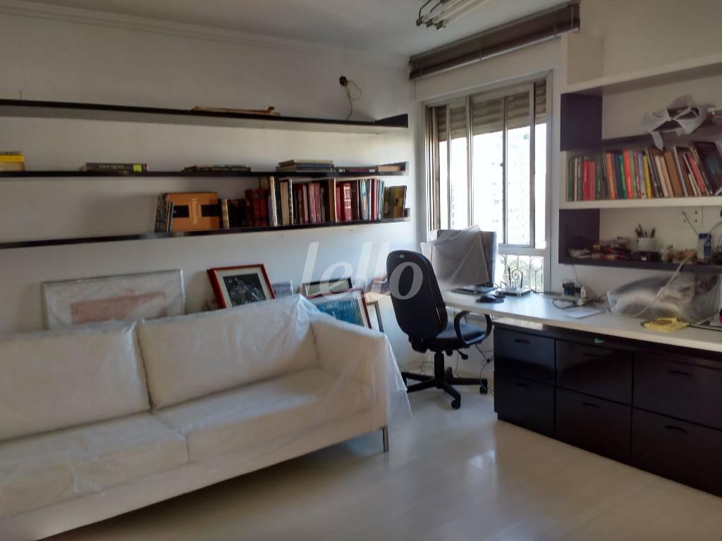 SALA de Apartamento à venda, Padrão com 230 m², 2 quartos e 3 vagas em Vila Clementino - São Paulo