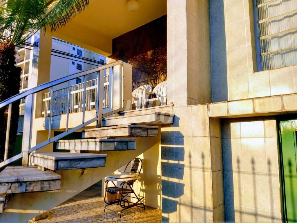 FACHADA de Casa à venda, assobradada com 90 m², 2 quartos e 4 vagas em Vila Formosa - São Paulo