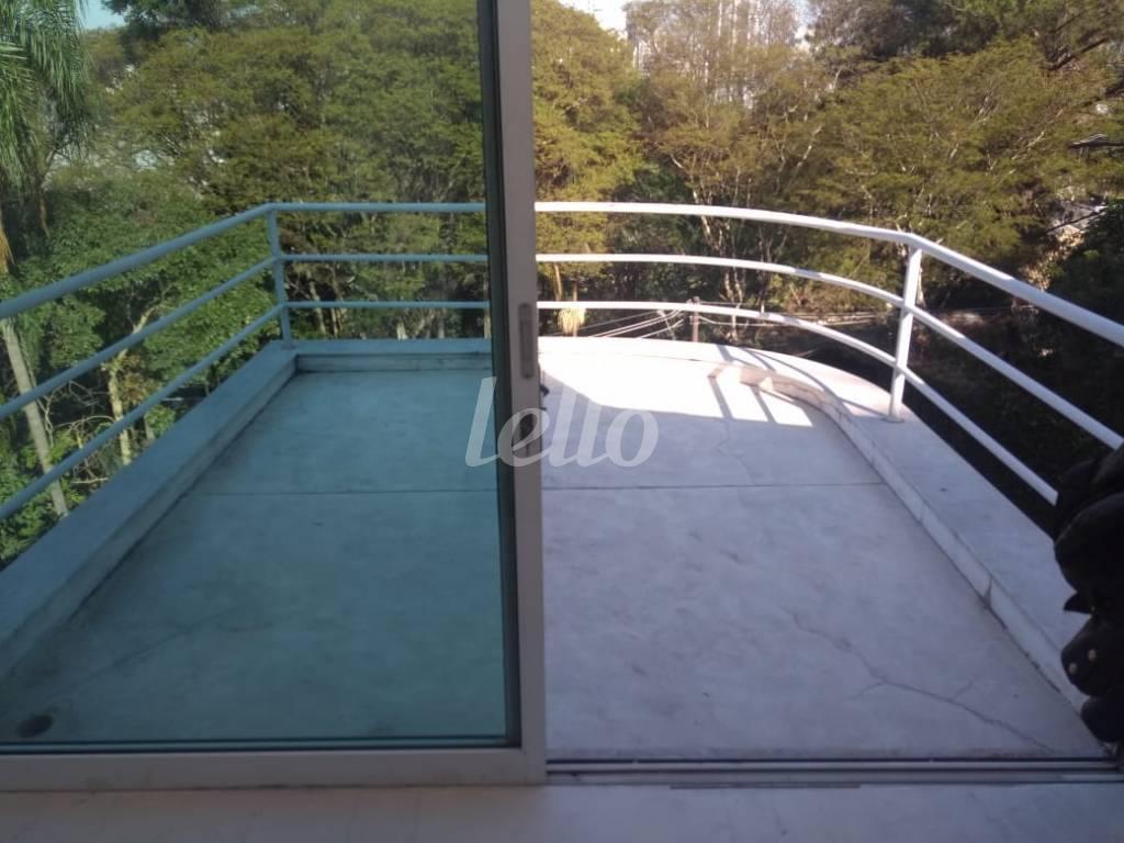 VARANDA de Casa para alugar, sobrado com 871 m², 4 quartos e 6 vagas em Cidade Jardim - São Paulo