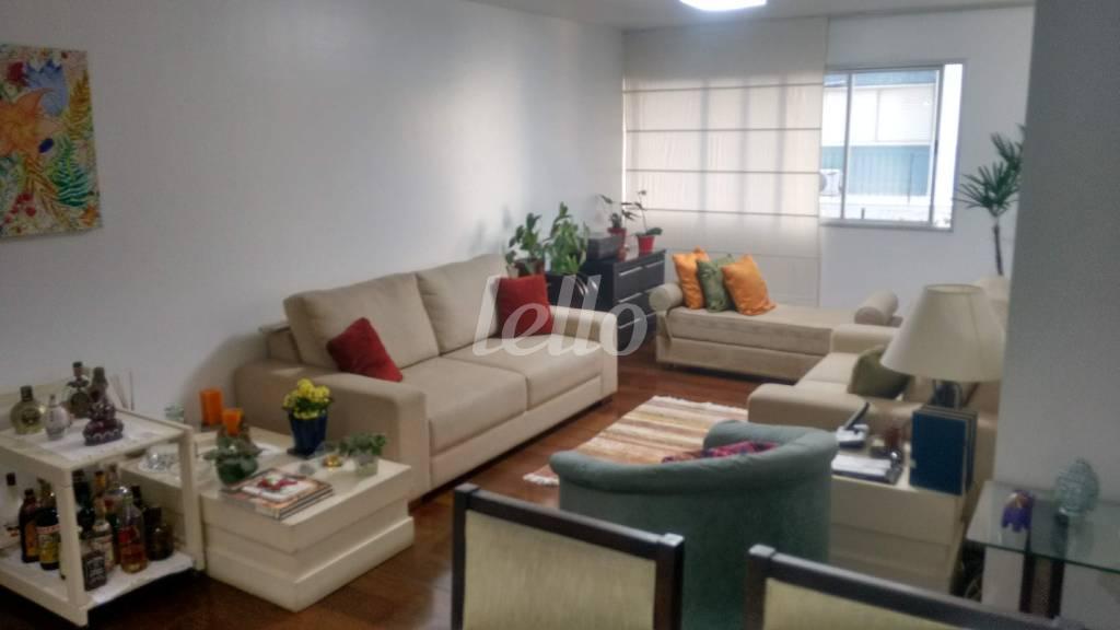 SALA de Apartamento à venda, Padrão com 150 m², 3 quartos e 1 vaga em Jardim Paulista - São Paulo