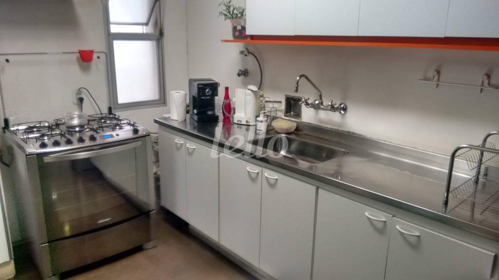 COZINHA de Apartamento à venda, Padrão com 150 m², 3 quartos e 1 vaga em Jardim Paulista - São Paulo