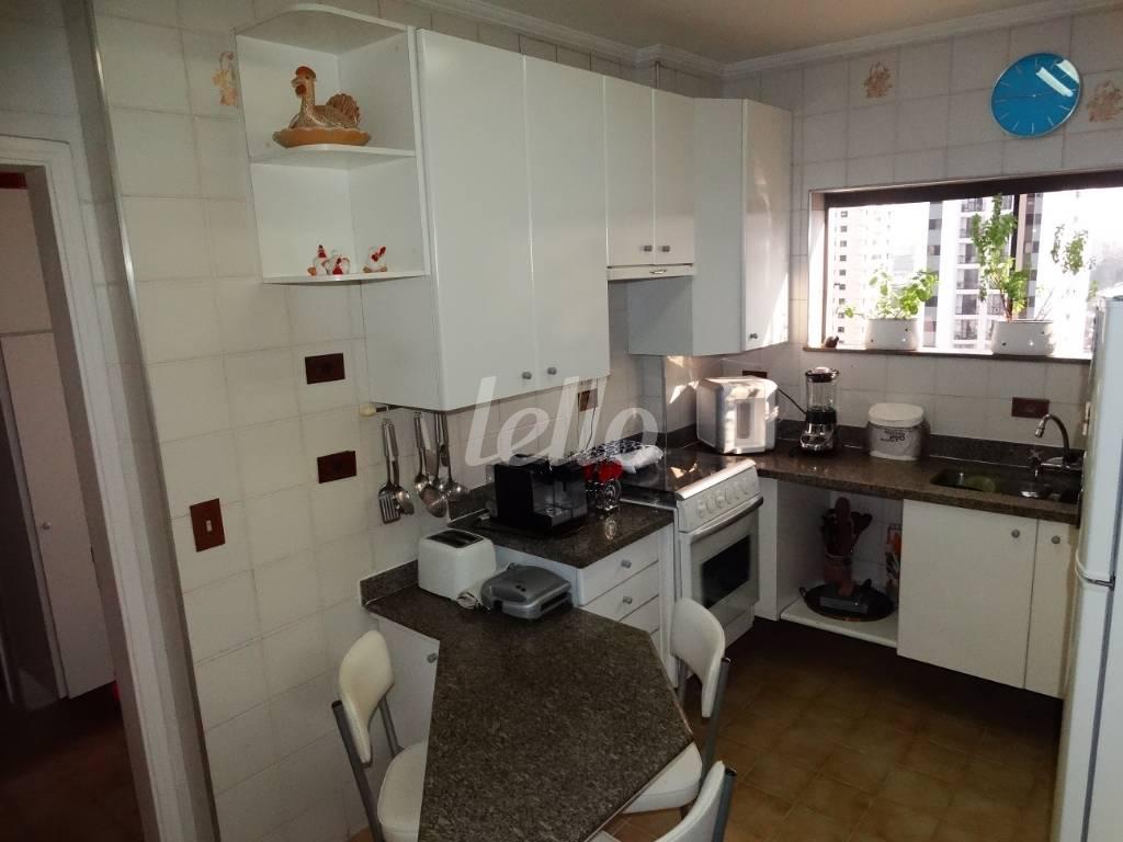 COZINHA de Apartamento à venda, Padrão com 125 m², 3 quartos e 2 vagas em Vila Leopoldina - São Paulo