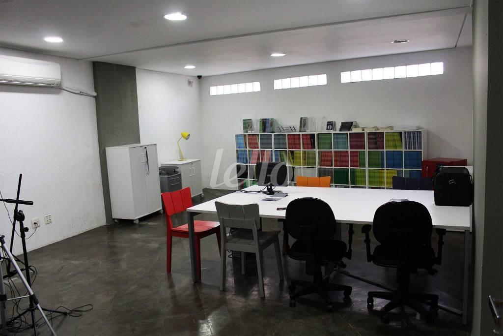 ESTUDIO de Prédio Comercial à venda, Monousuário com 600 m², e 2 vagas em Consolação - São Paulo