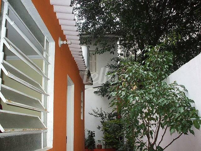 ÁREA EXTERNA de Casa à venda, sobrado com 410 m², e 2 vagas em Pinheiros - São Paulo
