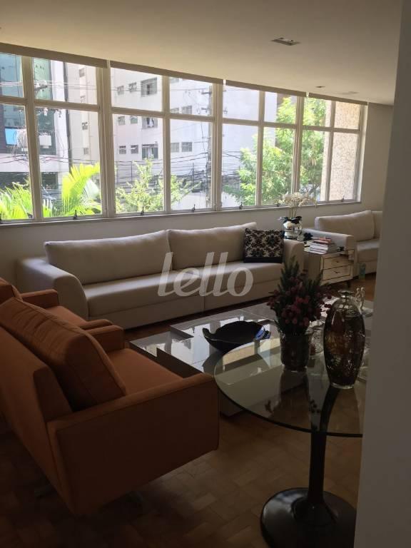 JANELÕES LIVING de Apartamento à venda, Padrão com 190 m², 3 quartos e 2 vagas em Jardins - São Paulo