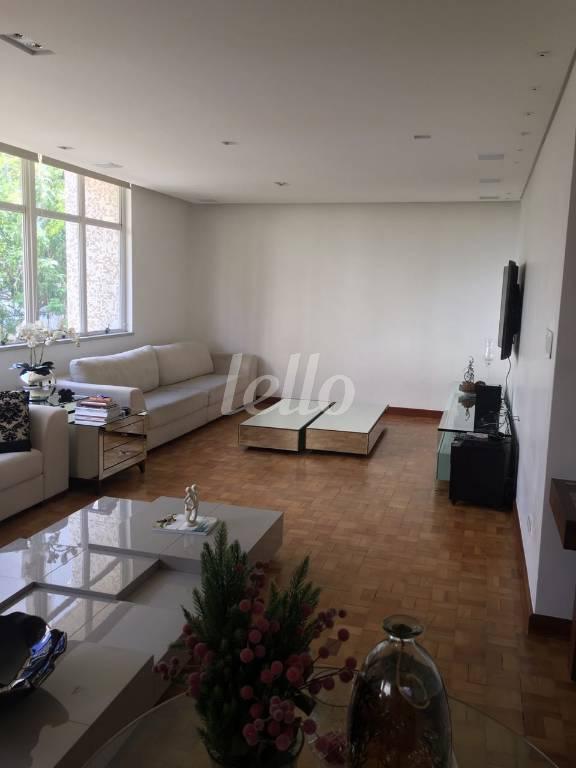 VISTA LIVING de Apartamento à venda, Padrão com 190 m², 3 quartos e 2 vagas em Jardins - São Paulo