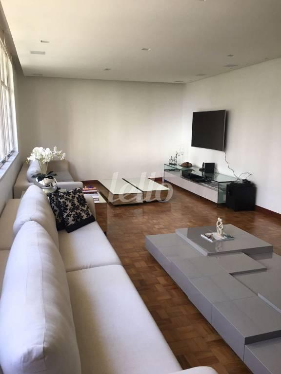 SALA DE ESTAR de Apartamento à venda, Padrão com 190 m², 3 quartos e 2 vagas em Jardins - São Paulo