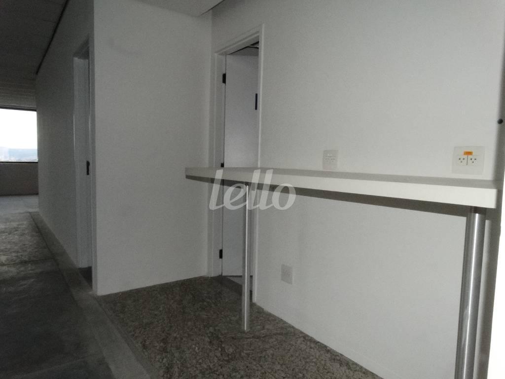 COPA de Sala / Conjunto para alugar, Padrão com 613 m², e 12 vagas em Água Branca - São Paulo