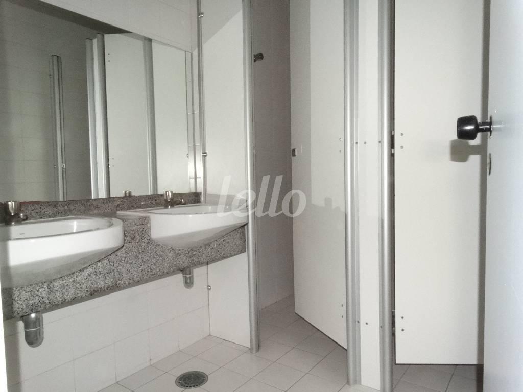 WC de Sala / Conjunto para alugar, Padrão com 519 m², e 13 vagas em Água Branca - São Paulo
