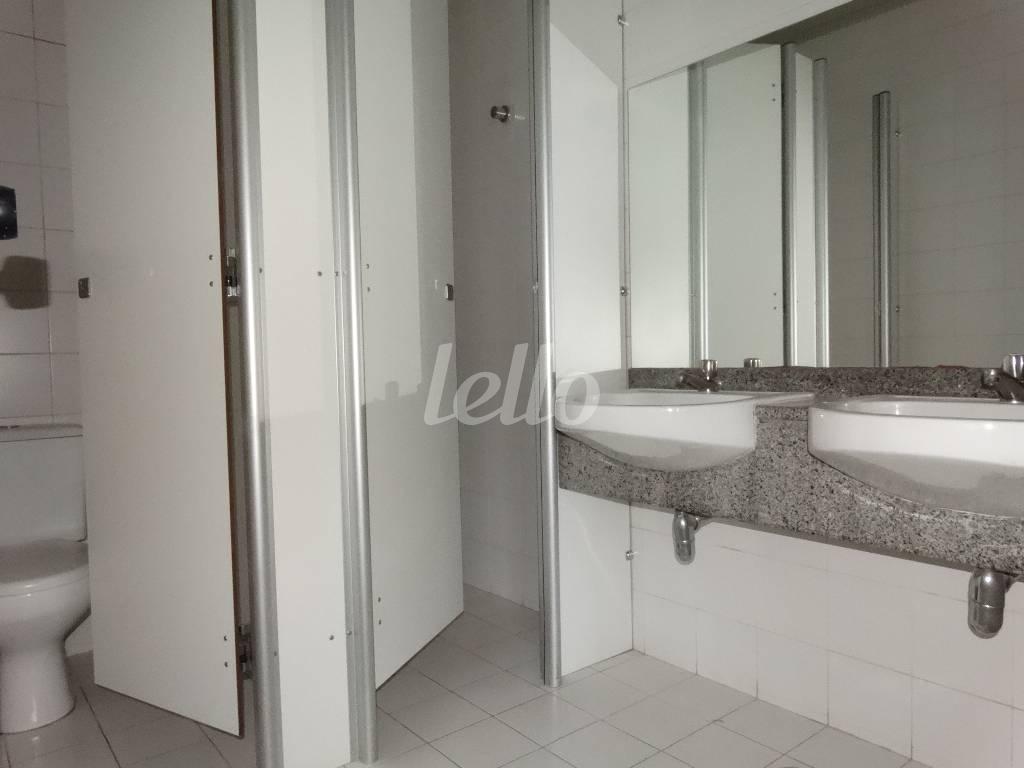 WC de Sala / Conjunto para alugar, Padrão com 519 m², e 13 vagas em Água Branca - São Paulo