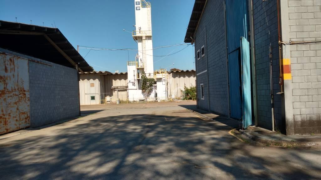 GALPÃO de Galpão/Armazém à venda, Padrão com 3270 m², e em Distrito Industrial - Jundiaí