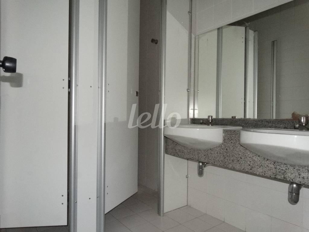 WC de Sala / Conjunto para alugar, Padrão com 304 m², e 8 vagas em Água Branca - São Paulo