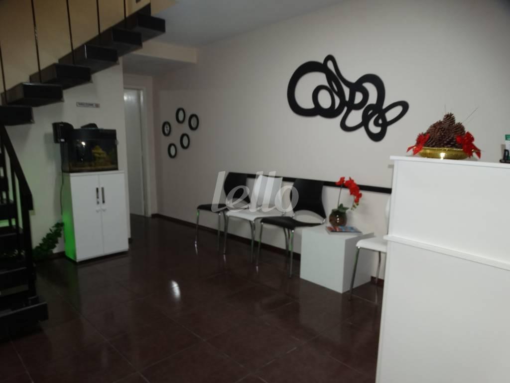 RECEPÇÃO de Sala / Conjunto para alugar, Padrão com 20 m², e em Jardim Santa Emilia - São Paulo