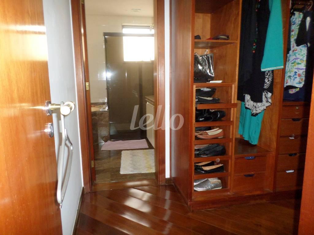 CLOSET SUÍTE MASTER de Apartamento à venda, Padrão com 223 m², 4 quartos e 7 vagas em Vila Pompeia - São Paulo