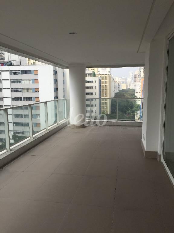 VARANDA de Apartamento à venda, Padrão com 270 m², 3 quartos e 4 vagas em Santa Cecília - São Paulo