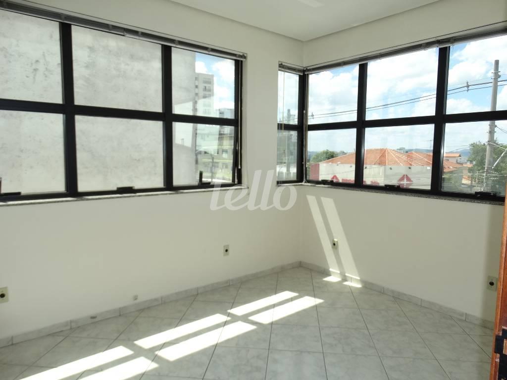 SALA de Prédio Comercial para alugar, Monousuário com 706 m², e 17 vagas em Vila Romana - São Paulo