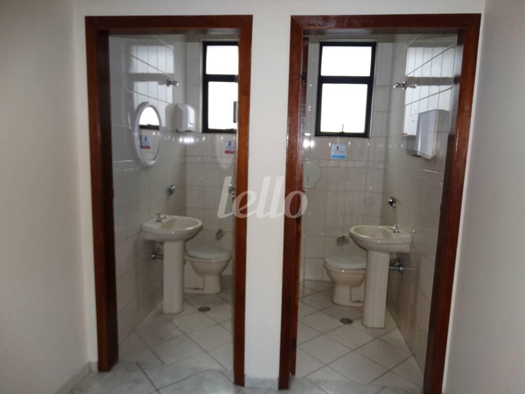 WC de Prédio Comercial para alugar, Monousuário com 706 m², e 17 vagas em Vila Romana - São Paulo