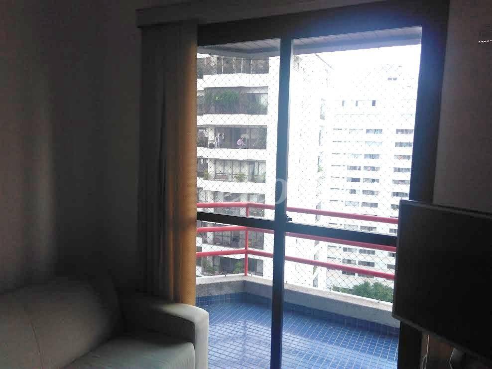 SALA de Apartamento à venda, Padrão com 35 m², 1 quarto e 1 vaga em Paraíso - São Paulo