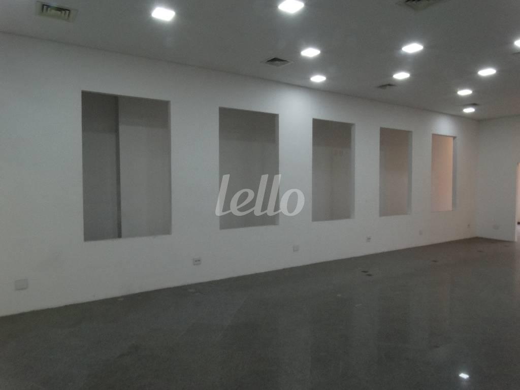 SALA de Sala / Conjunto para alugar, Padrão com 300 m², e em Sé - São Paulo