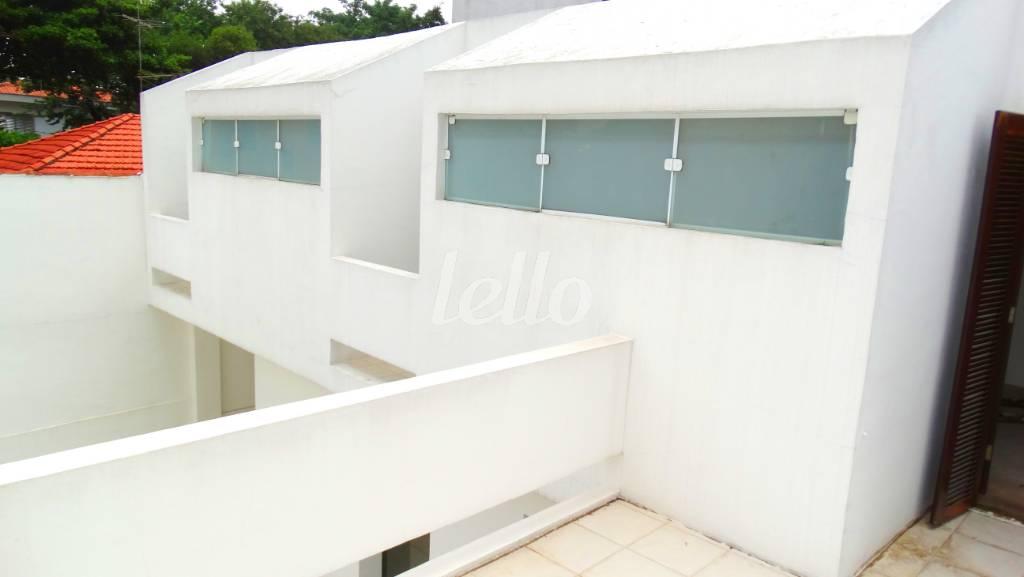 VISTA DA SACADA de Casa à venda, sobrado com 258 m², 4 quartos e 6 vagas em Jardim - Santo André