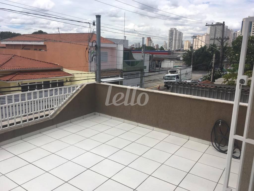 TERRAÇO de Casa à venda, sobrado com 180 m², 4 quartos e 2 vagas em Maranhão - São Paulo