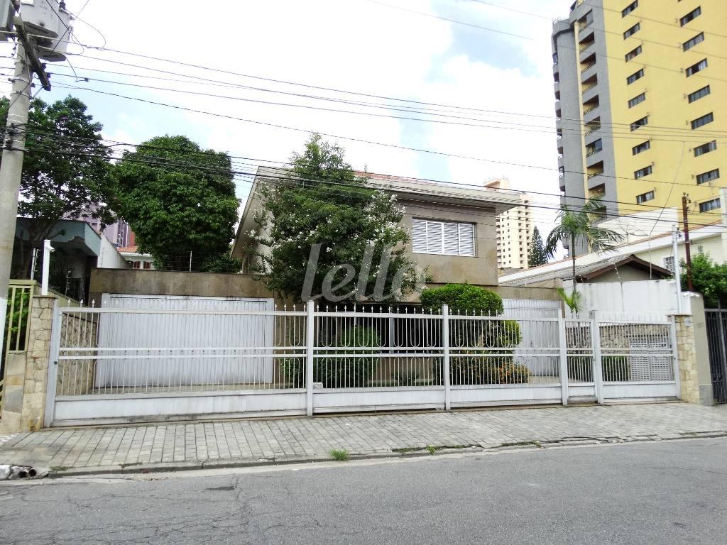 FACHADA de Casa para alugar, sobrado com 265 m², 3 quartos e 7 vagas em Parque da Vila Prudente - São Paulo