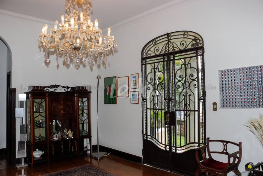 SALA de Casa à venda, sobrado com 440 m², 4 quartos e 7 vagas em Sumaré - São Paulo