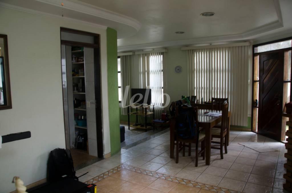 DSC_0786 de Casa à venda, sobrado com 342 m², 3 quartos e 6 vagas em Jardim Pilar - Santo André
