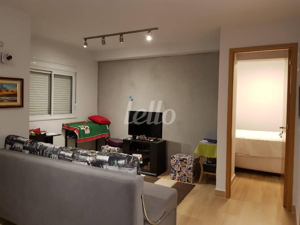 SALA de Apartamento à venda, Padrão com 45 m², 1 quarto e 1 vaga em Liberdade - São Paulo