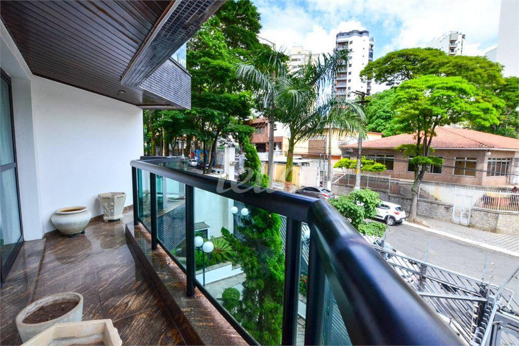 VISTA de Apartamento à venda, Padrão com 200 m², 6 quartos e 4 vagas em Vila Monumento - São Paulo