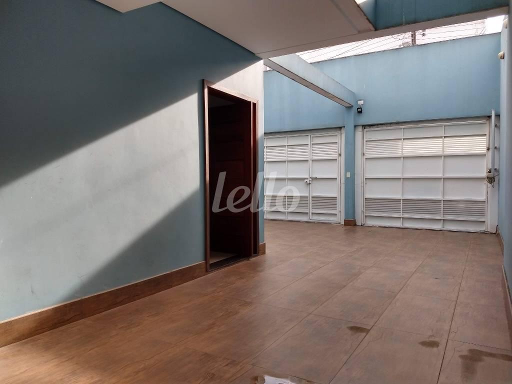 GARAGEM de Casa à venda, sobrado com 250 m², 4 quartos e 4 vagas em Vila Santo Estevão - São Paulo