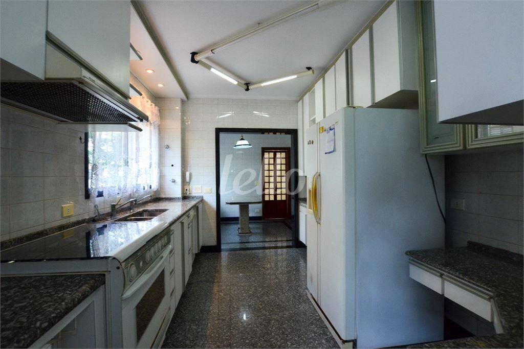 COZINHA de Apartamento à venda, Padrão com 200 m², 6 quartos e 4 vagas em Vila Monumento - São Paulo