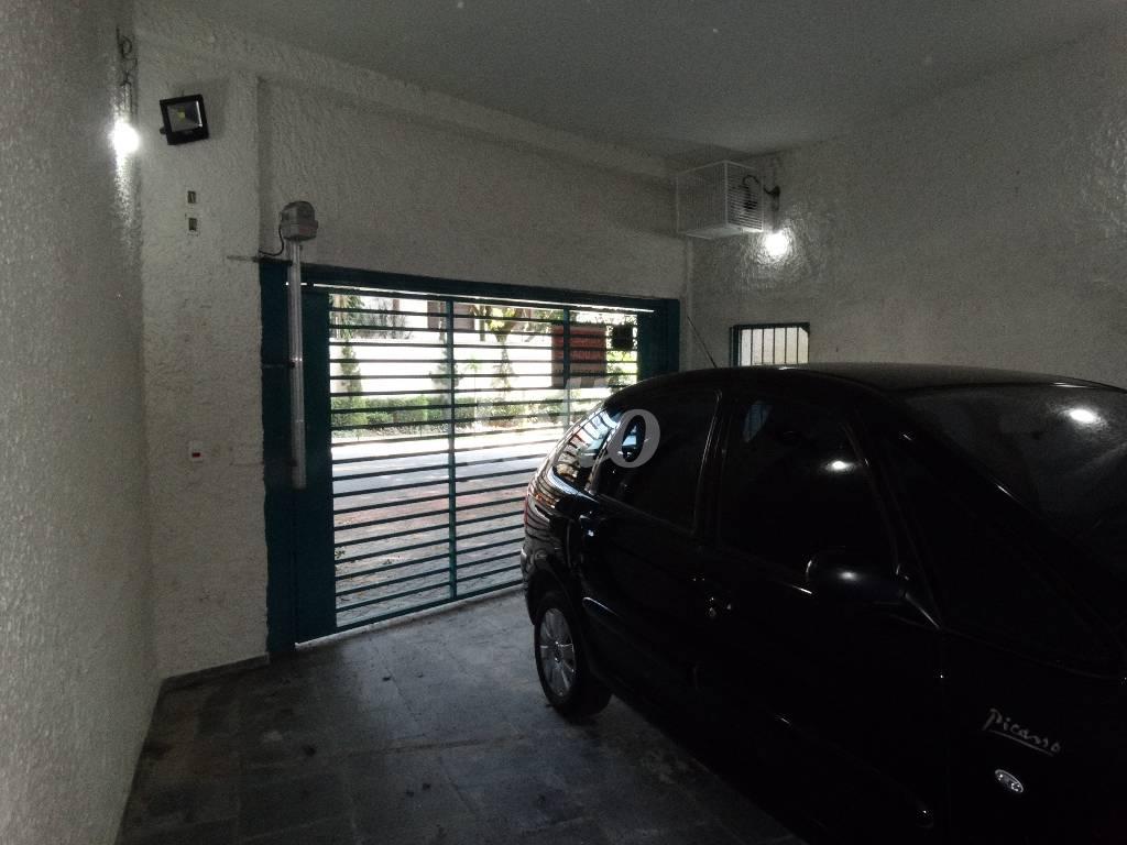 GARAGEM de Casa à venda, sobrado com 330 m², 4 quartos e 3 vagas em Pacaembu - São Paulo