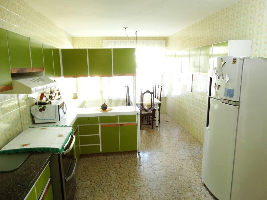 COZINHA de Casa para alugar, sobrado com 520 m², 5 quartos e 8 vagas em Vila Lúcia - São Paulo