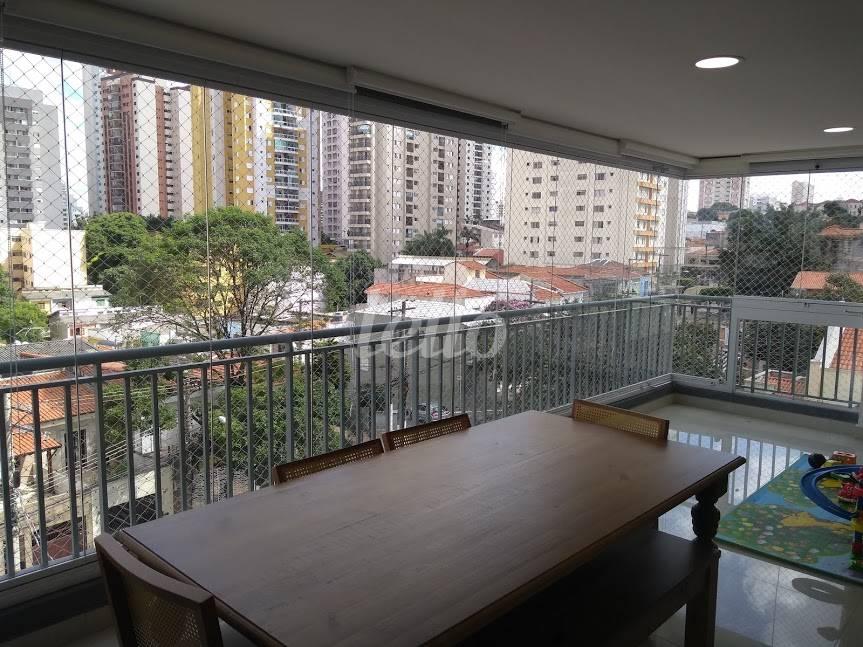 VARANDA de Apartamento à venda, Padrão com 100 m², 3 quartos e 2 vagas em Chácara Inglesa - São Paulo