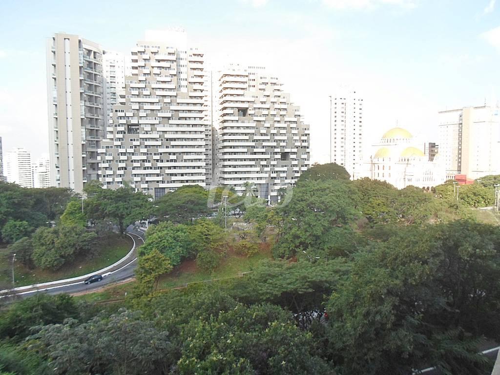 VISTA de Sala / Conjunto para alugar, Padrão com 143 m², e em Paraíso - São Paulo