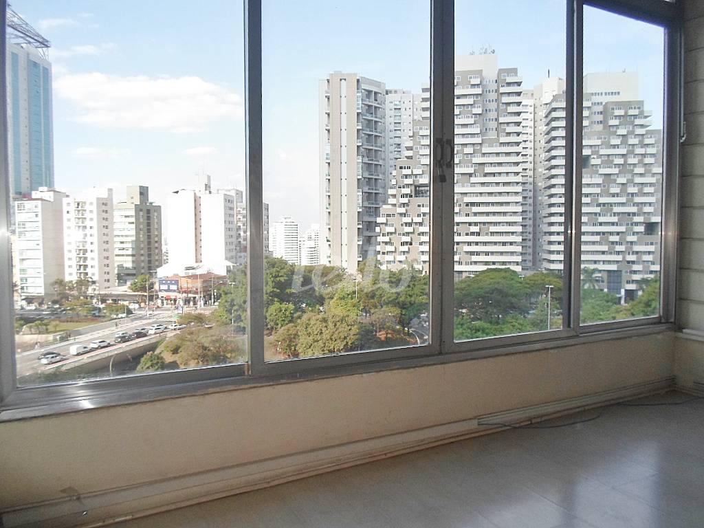 SALA ANEXA AO SALÃO de Sala / Conjunto para alugar, Padrão com 143 m², e em Paraíso - São Paulo