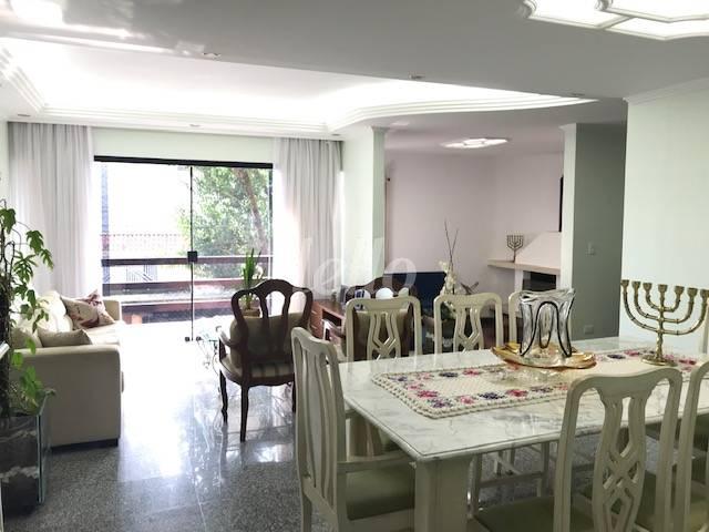 SALA de Casa à venda, sobrado com 280 m², 3 quartos e 5 vagas em Vila Invernada - São Paulo