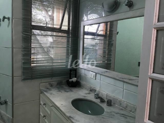 BANHEIRO de Casa à venda, sobrado com 280 m², 3 quartos e 5 vagas em Vila Invernada - São Paulo