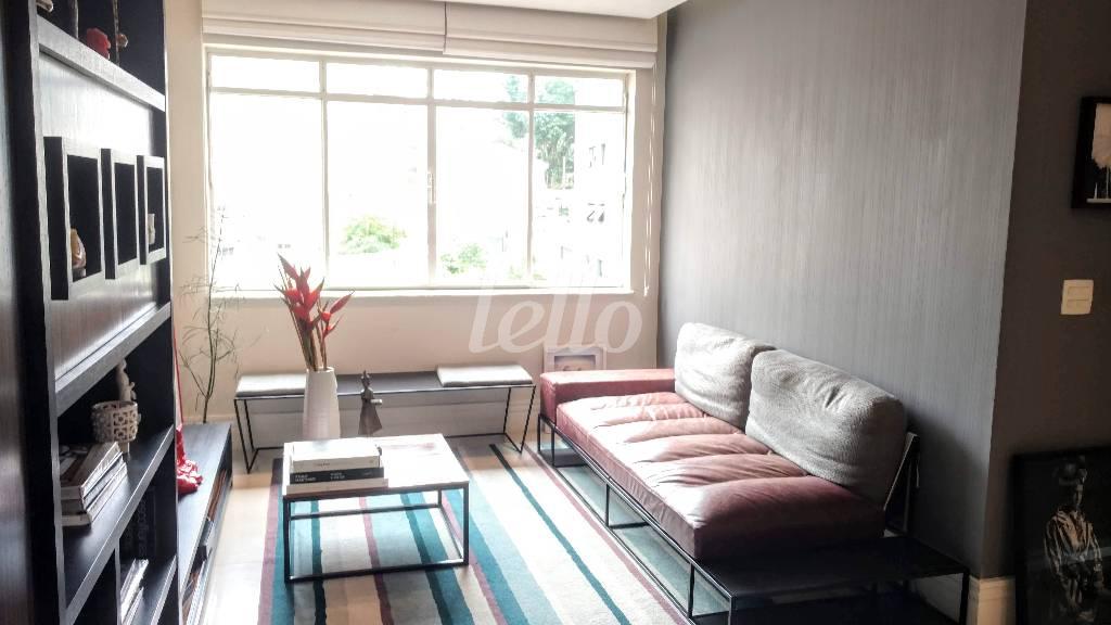 LIVING de Apartamento à venda, Padrão com 99 m², 2 quartos e em Bela Vista - São Paulo
