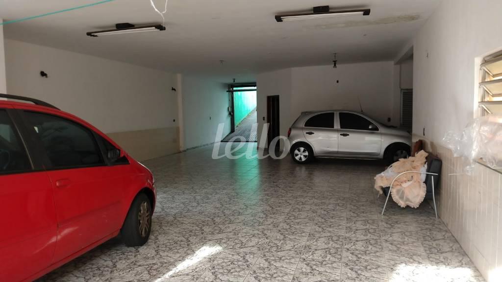 GARAGEM de Casa à venda, térrea com 500 m², 4 quartos e 8 vagas em Vila Invernada - São Paulo