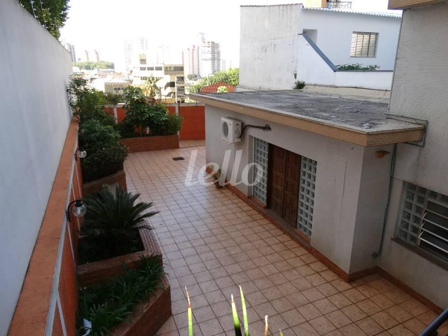 QUINTAL de Casa à venda, sobrado com 300 m², 4 quartos e 3 vagas em Vila Prudente - São Paulo