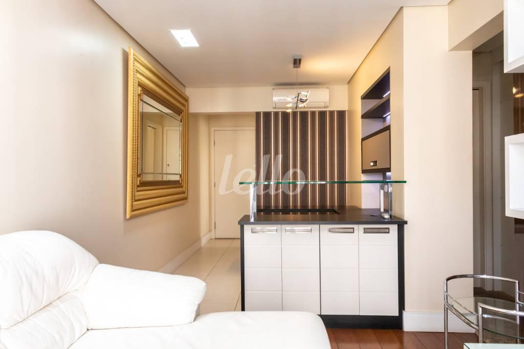 LIVING de Apartamento à venda, Padrão com 64 m², 2 quartos e 2 vagas em Vila Pompeia - São Paulo