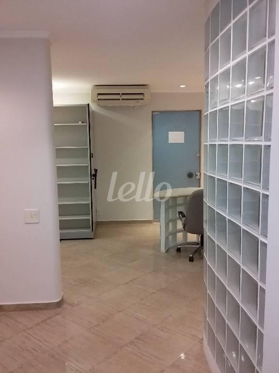 RECEPÇÃO de Sala / Conjunto para alugar, Padrão com 86 m², e 2 vagas em Bela Vista - São Paulo