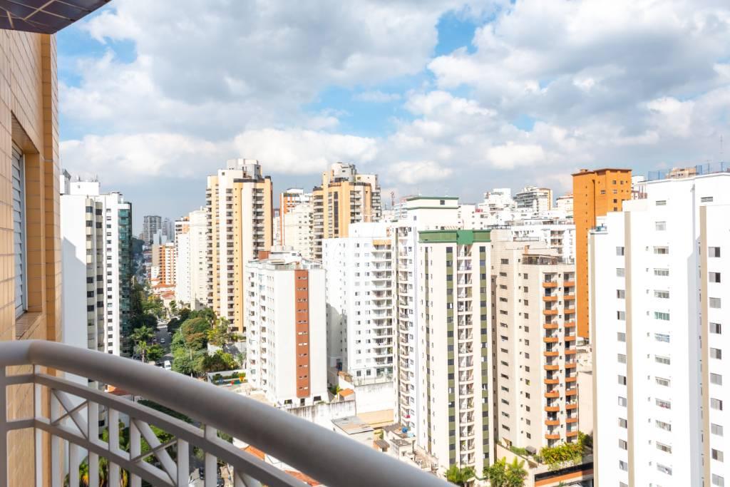 VISTA de Apartamento à venda, Padrão com 64 m², 2 quartos e 2 vagas em Vila Pompeia - São Paulo