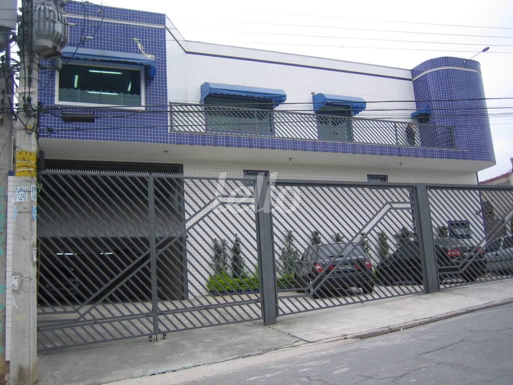 FACHADA de Galpão/Armazém à venda, Padrão com 1200 m², e em Vila Esperança - São Paulo