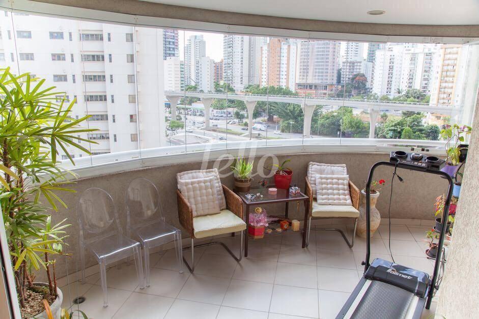 VARANDA de Apartamento à venda, Padrão com 115 m², 3 quartos e 3 vagas em Brooklin Paulista - São Paulo