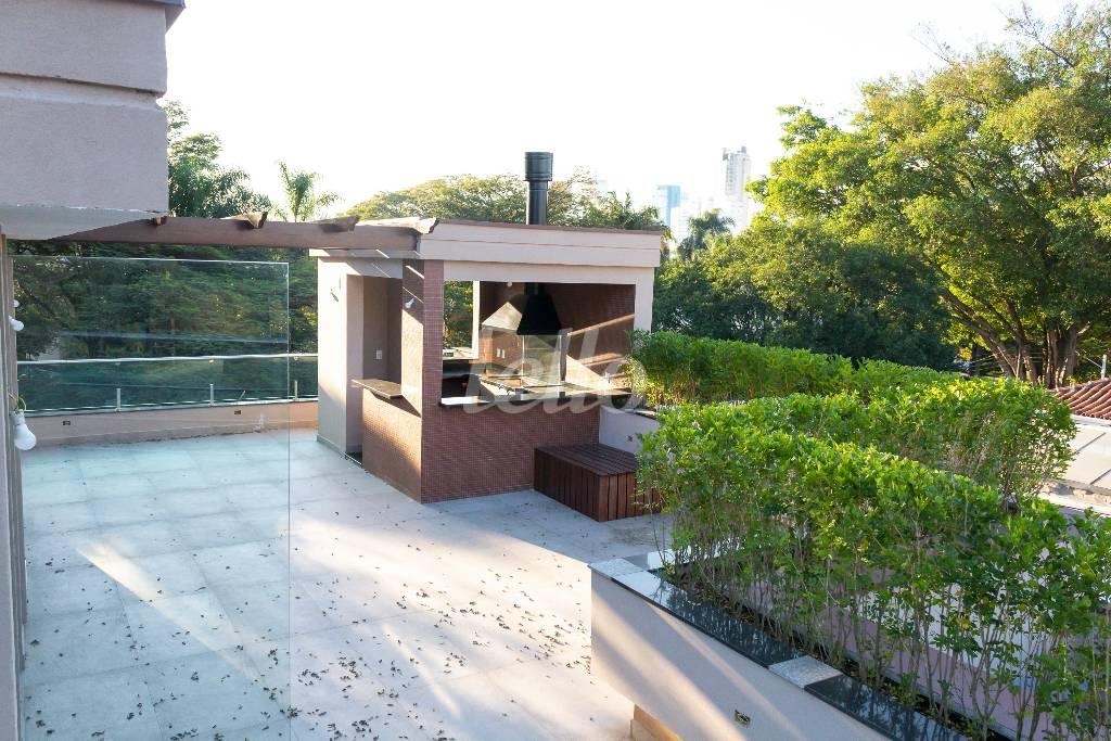 BARBECUE LOUNGE de Casa à venda, sobrado com 724 m², 4 quartos e 3 vagas em Jardim Paulista - São Paulo